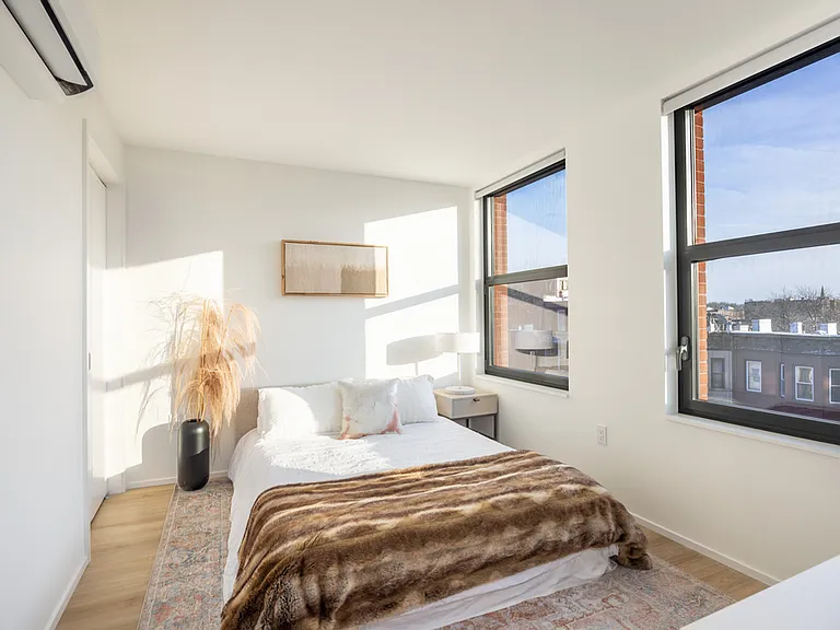 955 Sterling Pl #606 — Photo 4