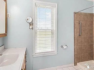 4820 W Newburg Rd — Photo 10