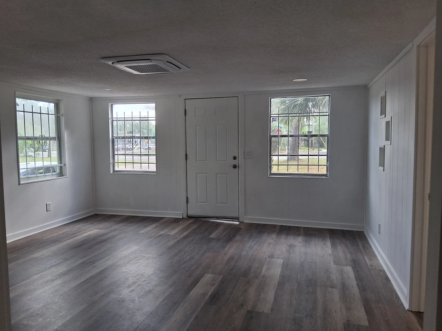 2904 Moncrief Rd. - 1 — Photo 3