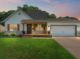 1332 Port Cove Dr, Porter, IN 46304