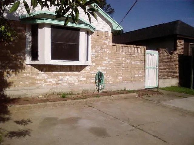 13835 Northlake Dr NE — Photo 3