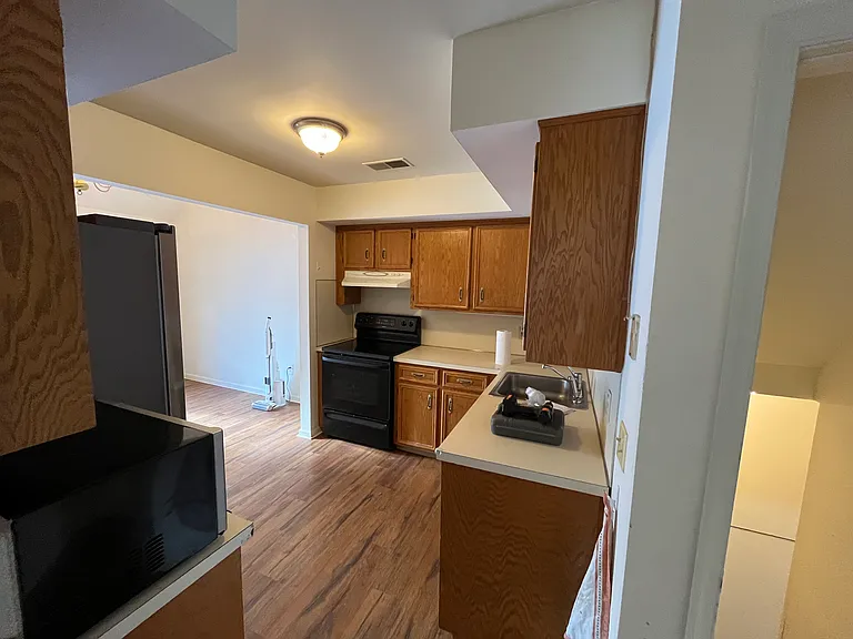 5637 Grace Ave — Photo 3