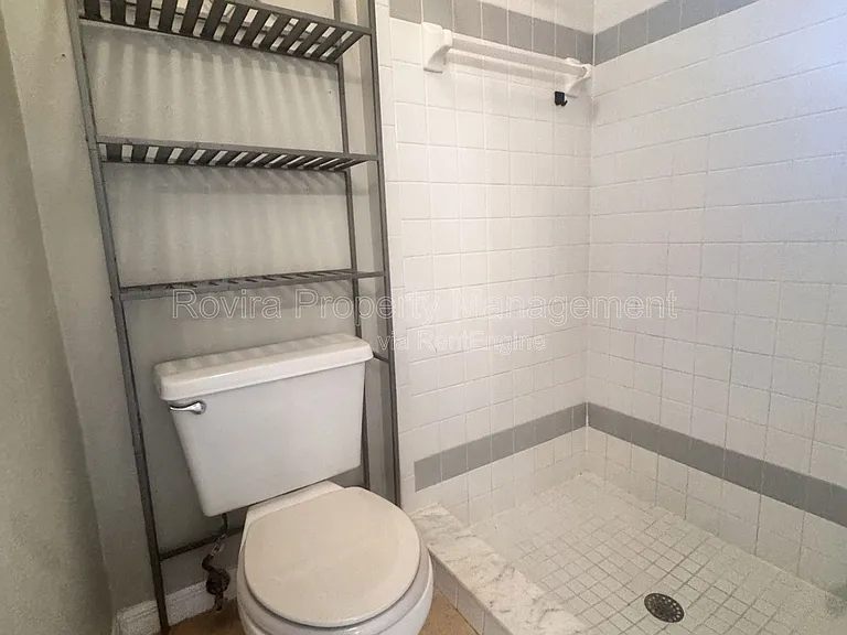 116 Barrington Dr — Photo 7