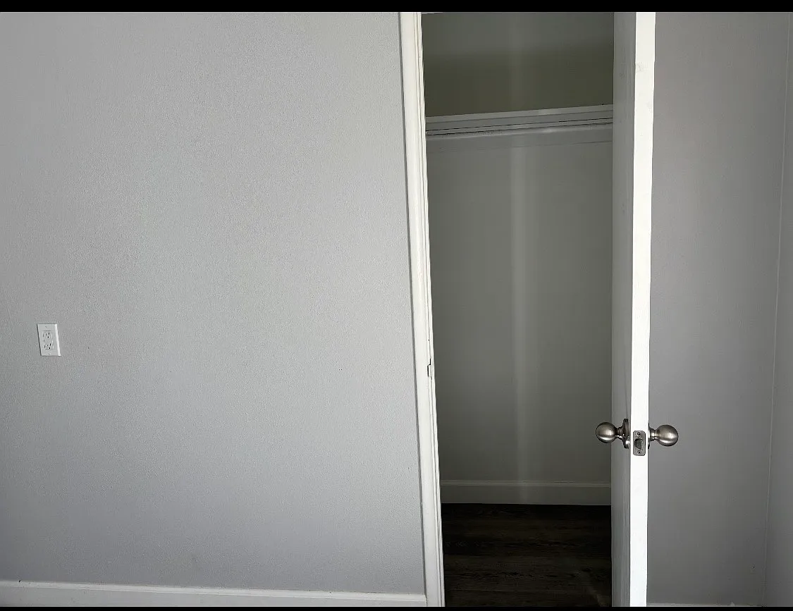 2 bed, 1000 sqft, $2,000 — Photo 4