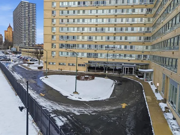 8900 E Jefferson Avenue #603, Detroit, MI 48214