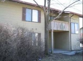 5 Grace Ct, Bolingbrook, IL 60440