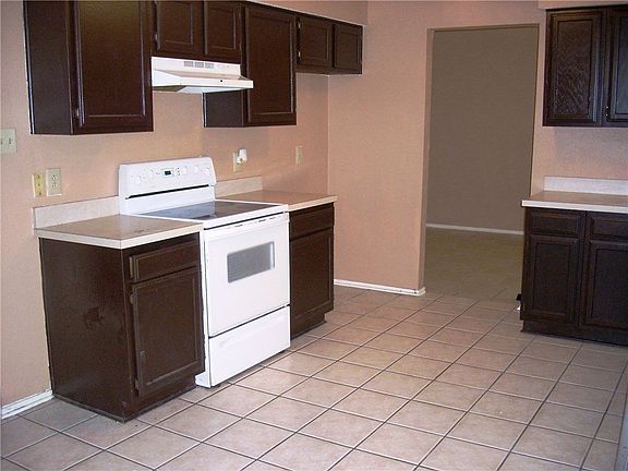 3rd image of 1038 Melissa Ln