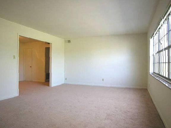 4th image of 801 Gate Ln