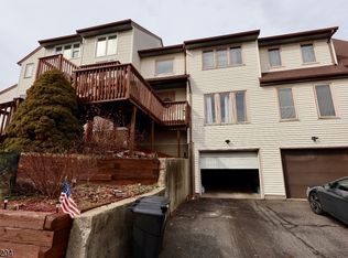 4 Sickle St, Dover Town, NJ 07801