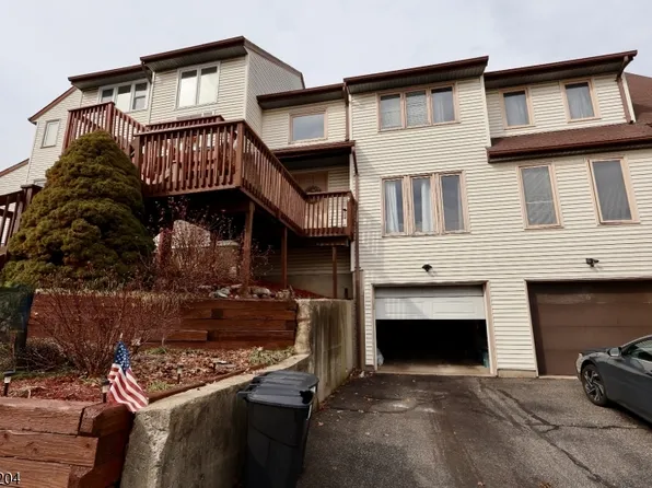 4 Sickle St, Dover Town, NJ 07801