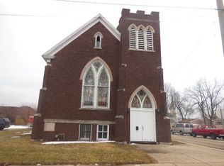 1023 Fulton St, Peru, IL 61354