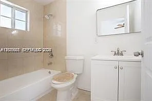 3 bed, 2.0 bath, $3,500 — Photo 3