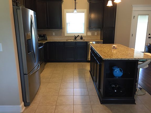 Kitchen with large island