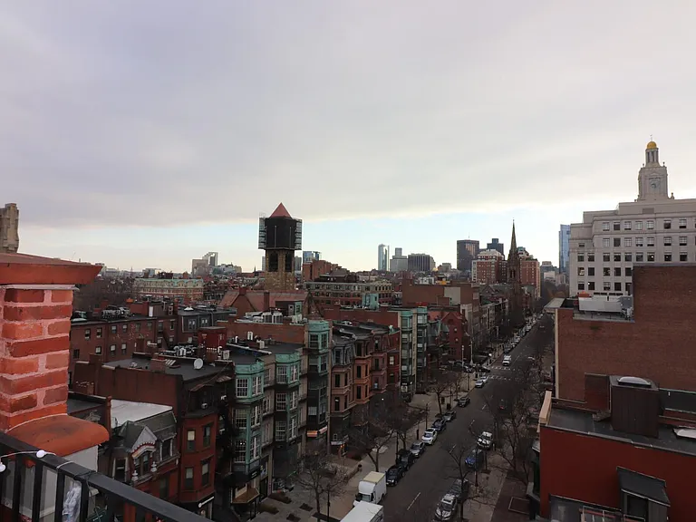 271 Dartmouth St #5 — Photo 2