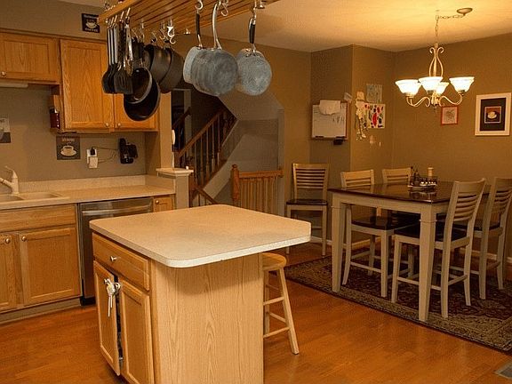 Kitchen/Dining Room 2