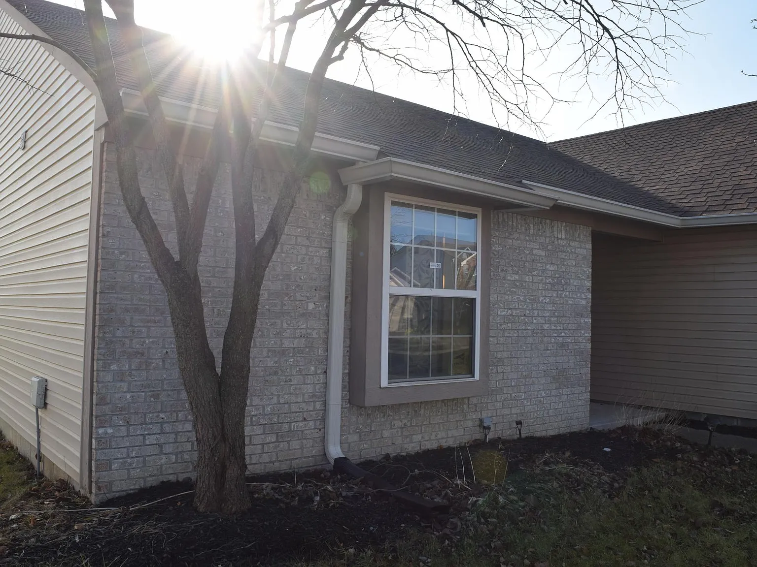 417 E Pine Ridge Dr — Photo 2
