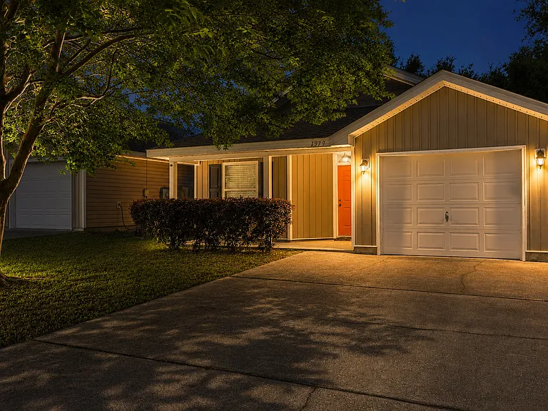 1979 Crosscreek Cir — Photo 34