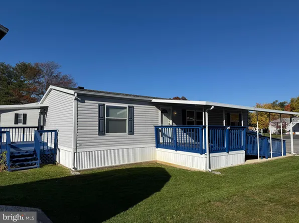 5608 Classic Ct, Fayetteville, PA 17222