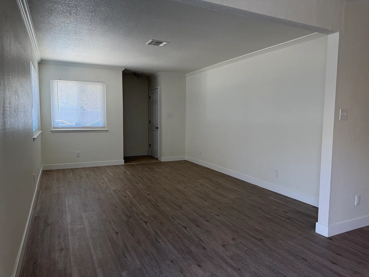 4 bed, 1350 sqft, $2,795 — Photo 3