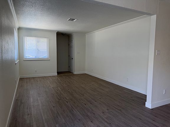 3rd image of 9083 Tuolumne Dr