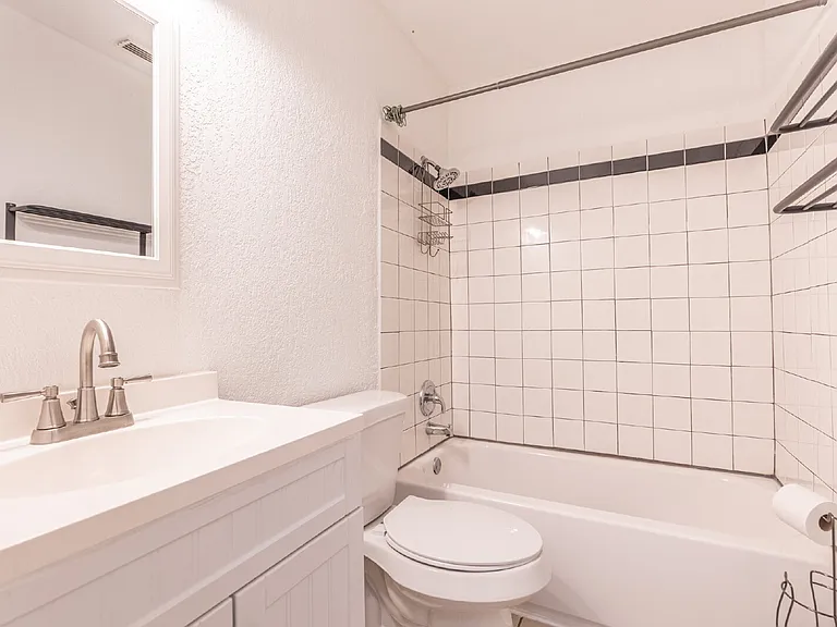 5702 Sunrise Laurel — Photo 25