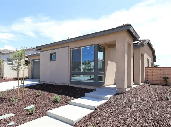 1566 Winding Sun Dr, Beaumont, CA 92223