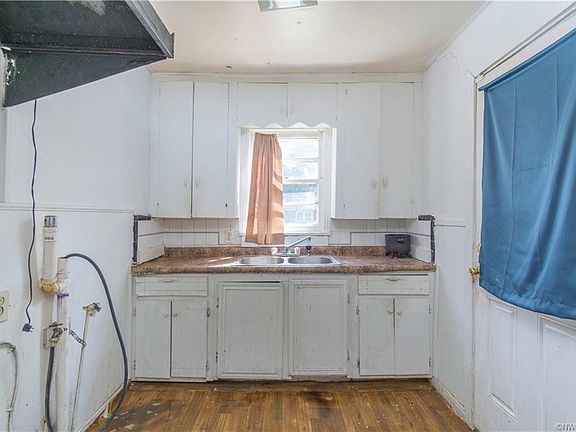 5th image of 3948 Saint Vincent Ave