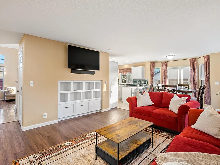 837 Sycamore Canyon Rd — Photo 17