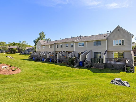 3rd image of 928 Fox Hollow Drive