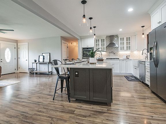 2nd image of 2595 W Park Dr