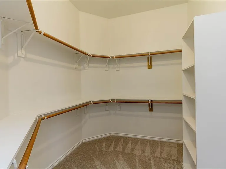 1700 Summerfield Dr — Photo 22