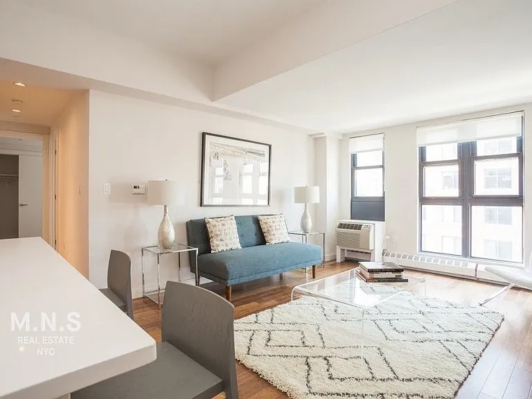 27 Albany Ave #701 — Photo 2
