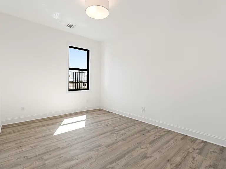 3709 Liberty Ave #1 — Photo 16