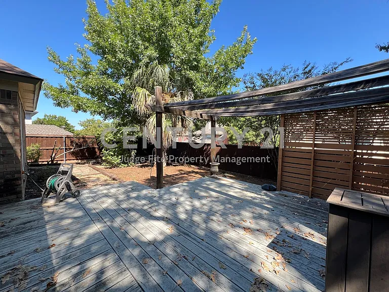 3316 Camden Dr — Photo 15