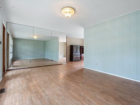4th image of 110 Shelton Dr