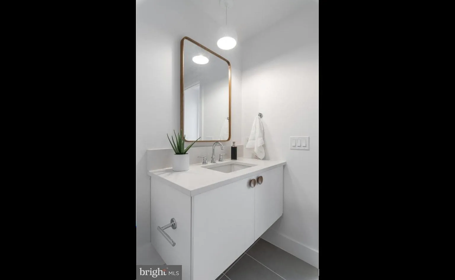 1844 3rd St NW — Photo 3