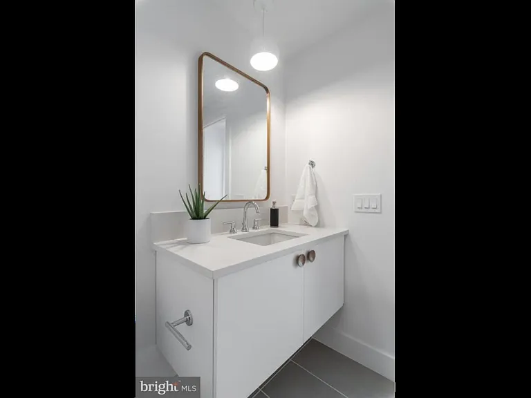 1844 3rd St NW #203 — Photo 3