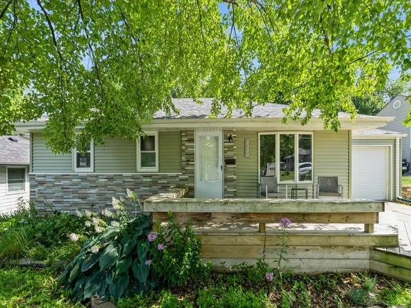 2300 Locust St, West Des Moines, IA 50265