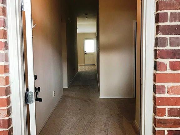 2nd image of 209 Thoroughbred St