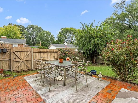 5th image of 1609 Regency Dr
