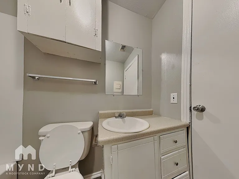 404 N Kenwood Rd — Photo 12