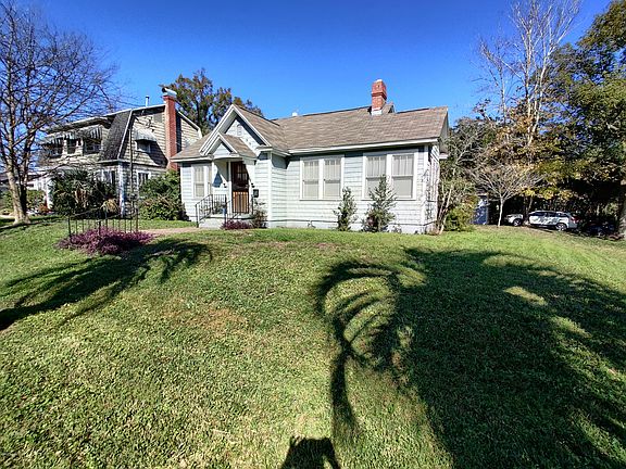 5th image of 1427 Pine Grove Ave
