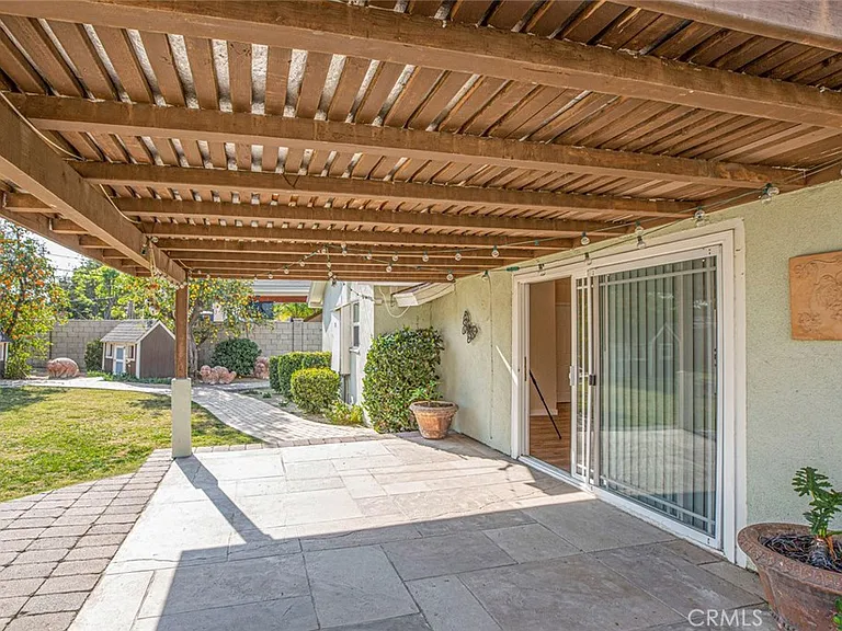7820 Lasaine Ave — Photo 13