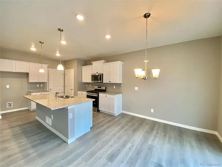 5070 Janga Dr — Photo 2