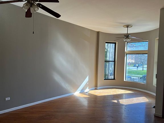 3rd image of 4204 S Drexel Blvd #1