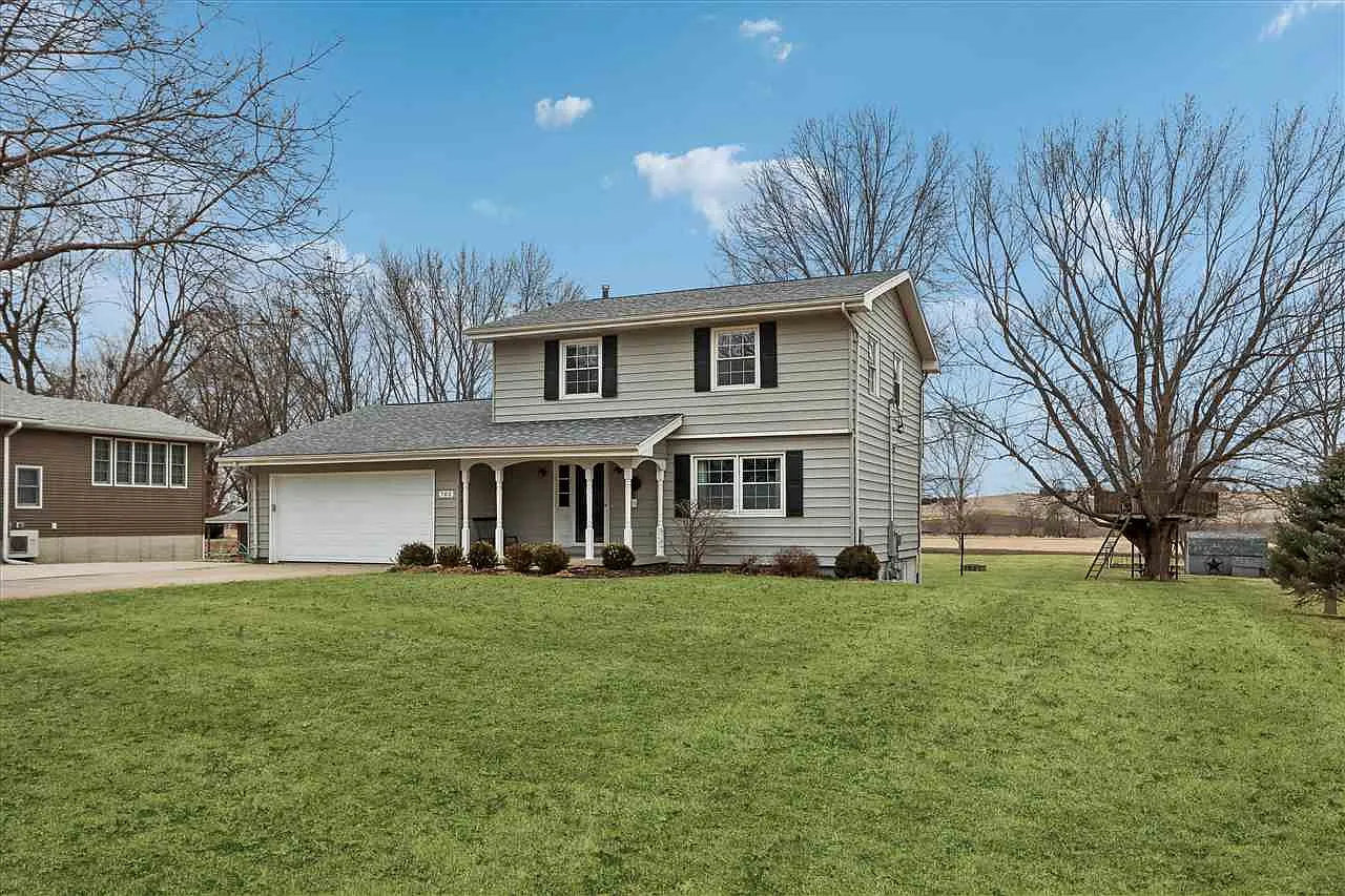 702 North St photo 1