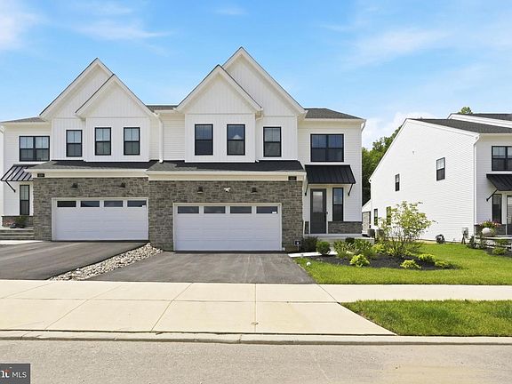 3rd image of 127 Alroy Rd