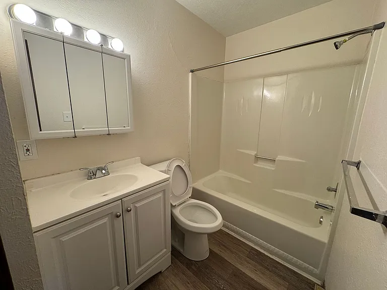 Mill Street Sylvania Apartments — Photo 20