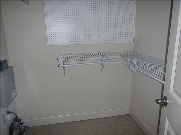 5th image of 700 Gladstone Ct #103