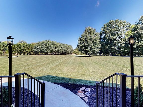 9th image of 2622 Poplar Knoll Dr